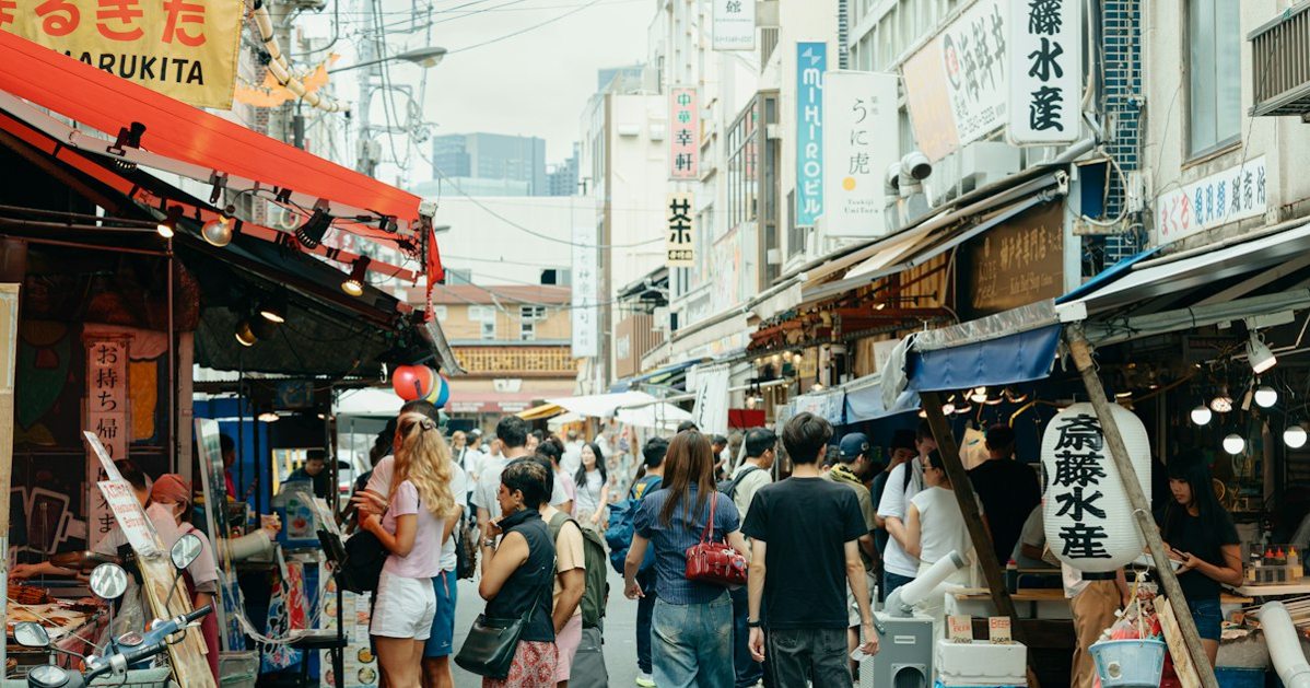 Tsukiji Outer Market from Ginza: Hours, Closed Days and Market Manners (2026)